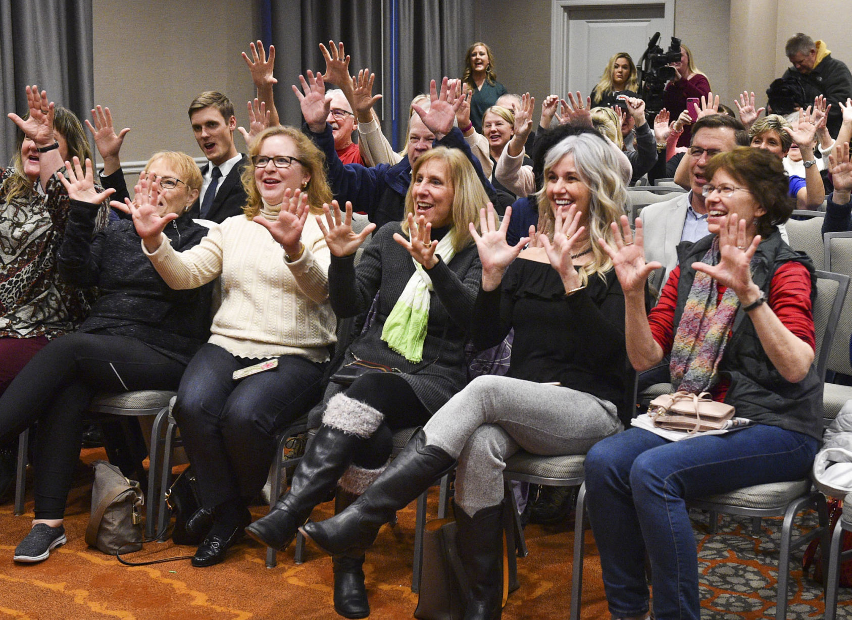 011820-qc-nws-womentrump-001.jpg